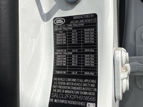 Used 2023 Land Rover Discovery Sport SE R-Dynamic image 13