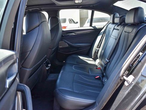 Used 2022 BMW M5 image 17