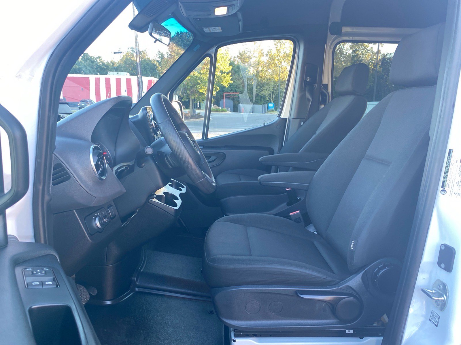 Used 2025 Mercedes-Benz Sprinter 2500 image 19