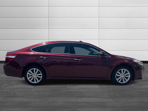 Used 2014 Toyota Avalon XLE Premium FWD image 2