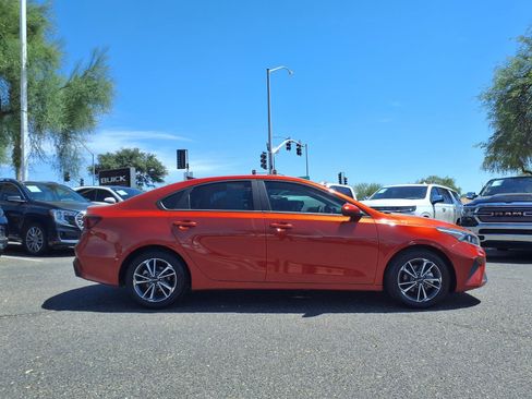 Used 2022 Kia Forte LXS FWD image 4
