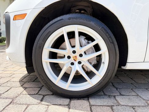 Used 2022 Porsche Macan AWD/4WD image 21