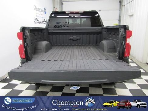 Used 2020 Chevrolet Silverado 1500 LT Trail Boss w/ Midnight Edition AWD/4WD image 18