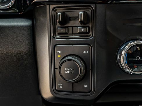 Used 2024 Ford F250 Lariat w/ Lariat Ultimate Package image 23