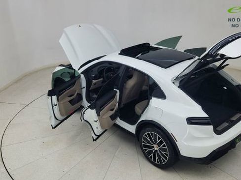 Used 2025 Porsche Macan Electric RWD image 88