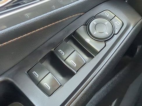 Used 2019 Chevrolet Traverse LT image 21