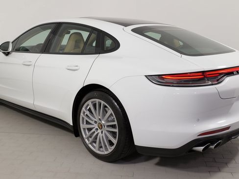 Used 2021 Porsche Panamera 4 image 15