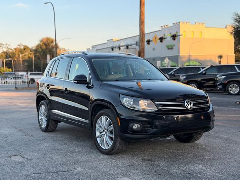 Used 2013 Volkswagen Tiguan S image 3