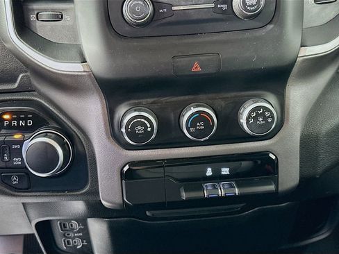 Used 2019 RAM 1500 Big Horn AWD/4WD image 16