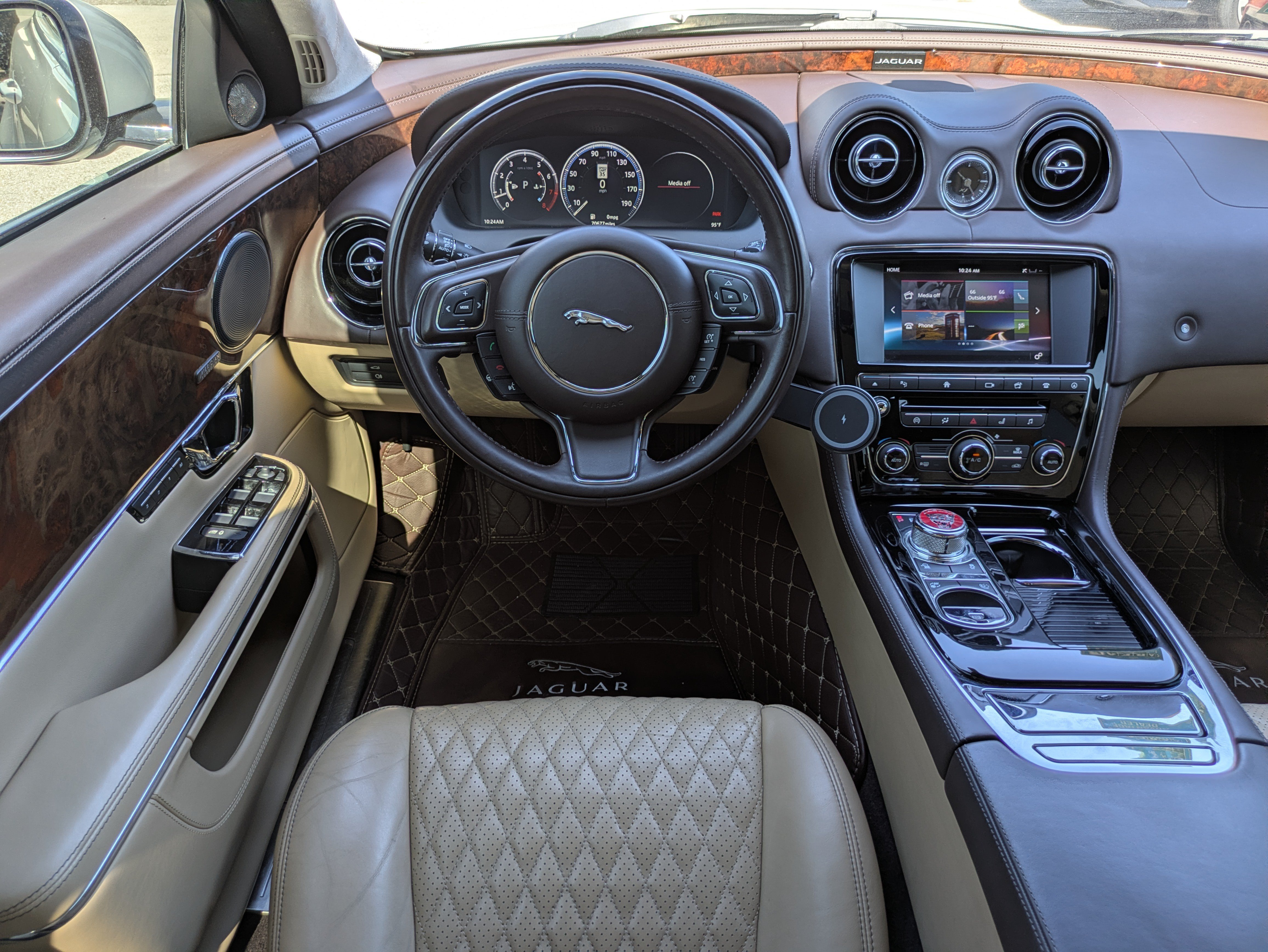 Used 2017 Jaguar XJ L Portfolio RWD image 17