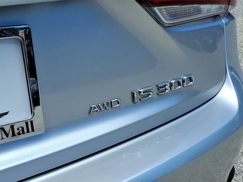 Used 2019 Lexus IS 300 F Sport w/ F Sport Package AWD/4WD image 9