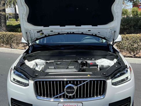 Used 2022 Volvo XC90 T5 Momentum AWD/4WD image 24