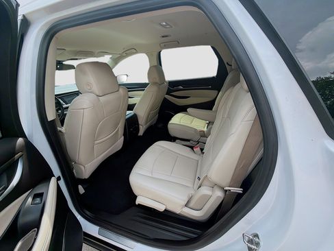 Used 2024 Buick Enclave Essence w/ Sport Touring Edition FWD image 23