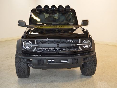 New 2025 Ford Bronco Badlands image 8