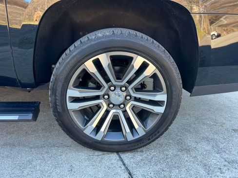 Used 2020 GMC Yukon XL Denali w/ Denali Premium Package image 42