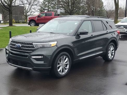 Certified 2024 Ford Explorer XLT w/ Equipment Group 202A AWD/4WD image 2