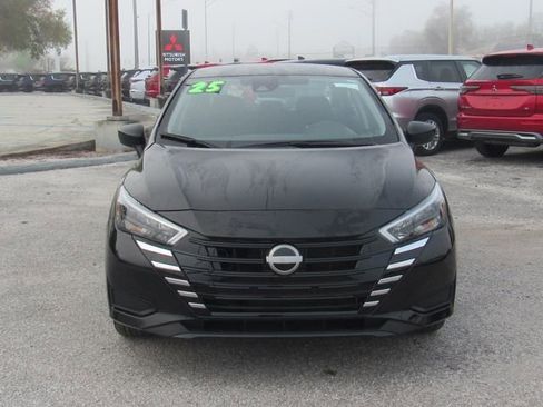 Used 2025 Nissan Versa SV image 7