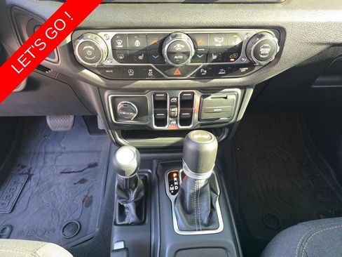Used 2024 Jeep Wrangler Unlimited Sport AWD/4WD image 28