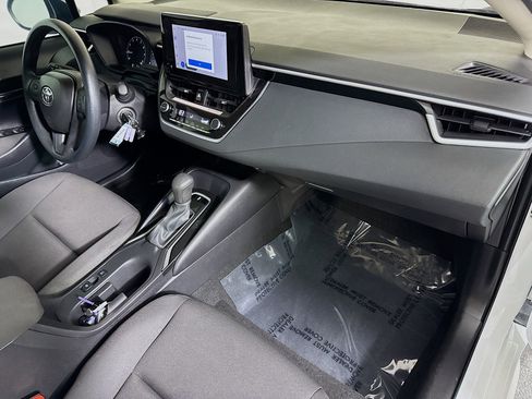 Used 2025 Toyota Corolla LE image 29