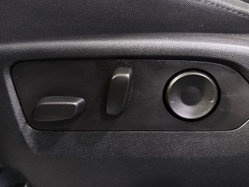 Used 2022 Chevrolet Silverado 1500 LT w/ Safety Package AWD/4WD image 26