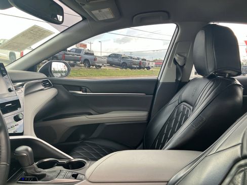 Used 2024 Toyota Camry XSE FWD image 10