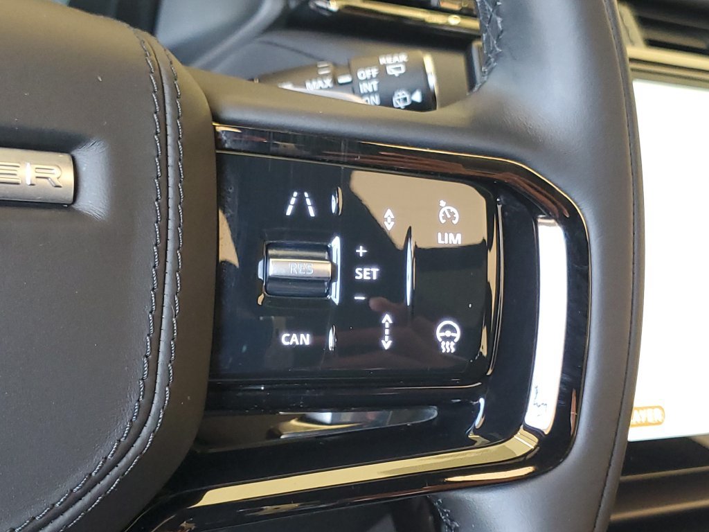 Used 2026 Land Rover Range Rover Velar Dynamic SE AWD/4WD image 16