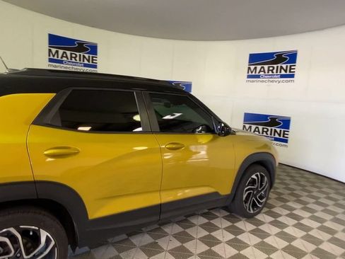 Used 2024 Chevrolet TrailBlazer RS w/ Driver Confidence Package FWD image 2