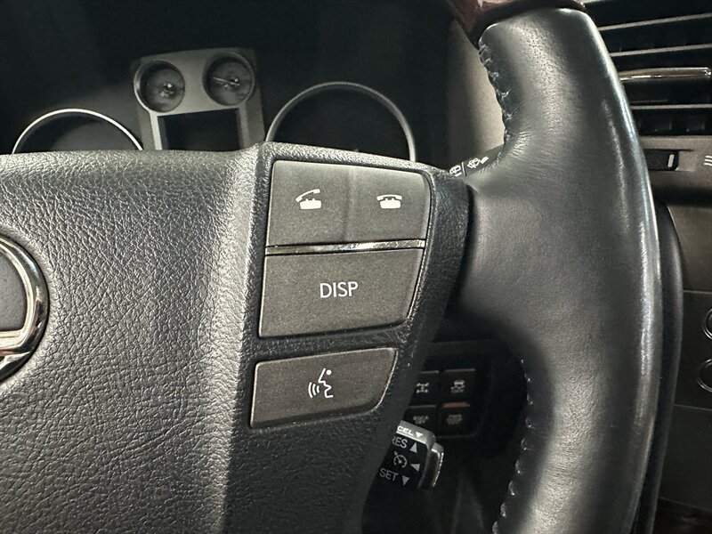 Used 2011 Lexus LX 570 4WD w/ Luxury Pkg image 28
