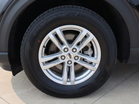 Used 2023 Ford Explorer XLT w/ Equipment Group 202A image 32