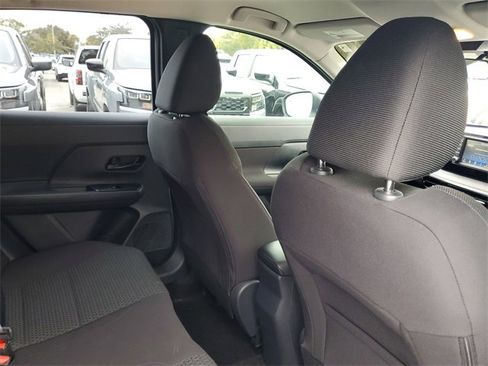 Used 2025 Nissan Kicks S image 27