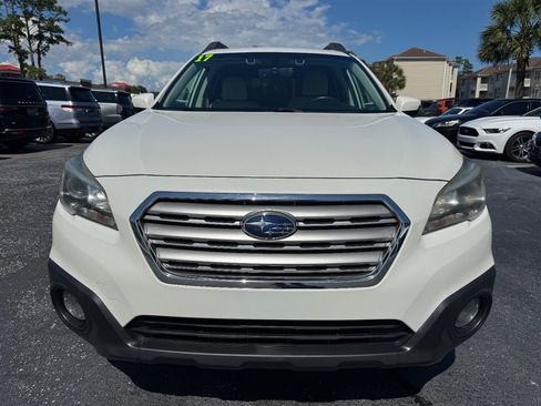 Used 2017 Subaru Outback 2.5i Premium AWD/4WD image 3