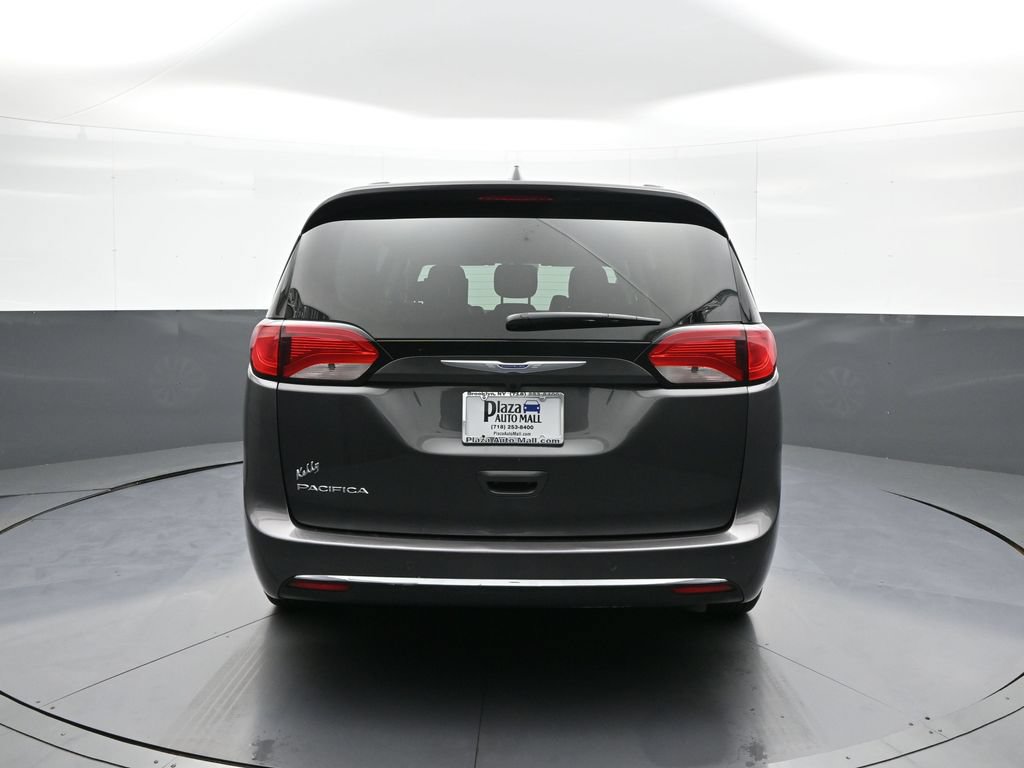 Used 2020 Chrysler Pacifica Touring-L Plus FWD image 7