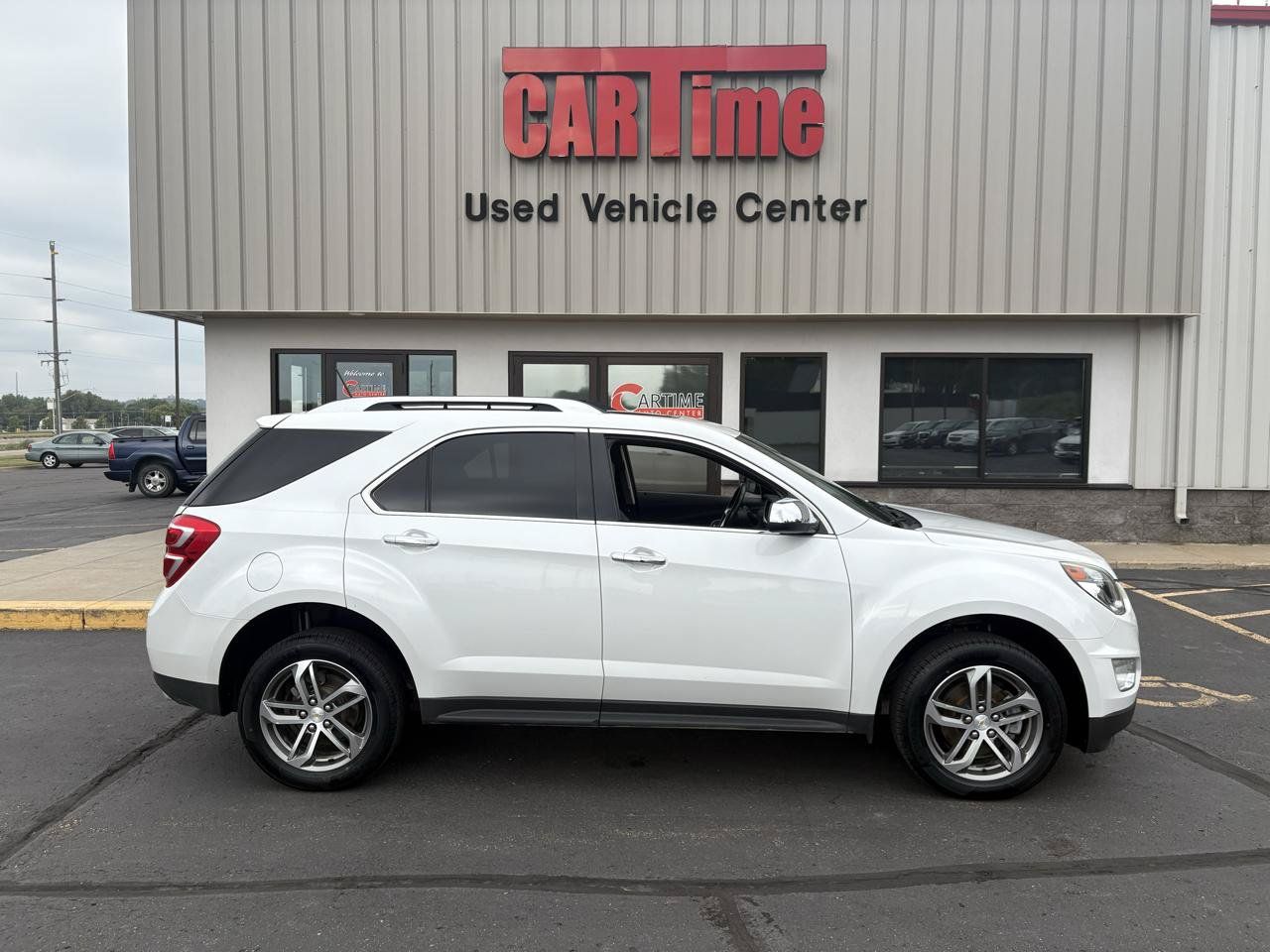 Used 2017 Chevrolet Equinox Premier w/ Enhanced Convenience Package AWD/4WD image 1