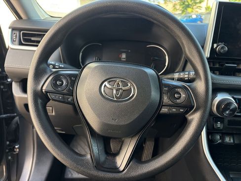 Used 2025 Toyota RAV4 LE image 28