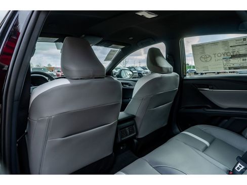 Used 2026 Toyota Camry SE w/ Convenience Package FWD image 11