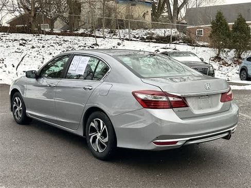 Used 2017 Honda Accord LX image 19