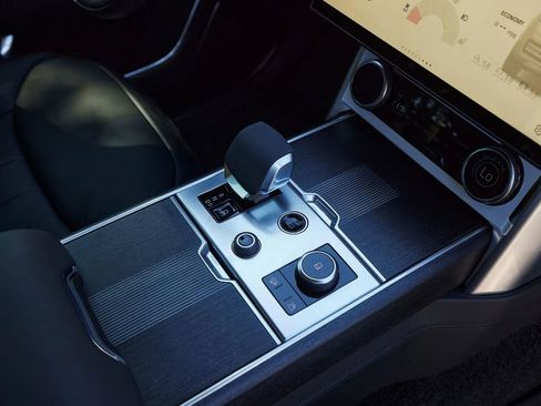 Used 2023 Land Rover Range Rover First Edition image 22