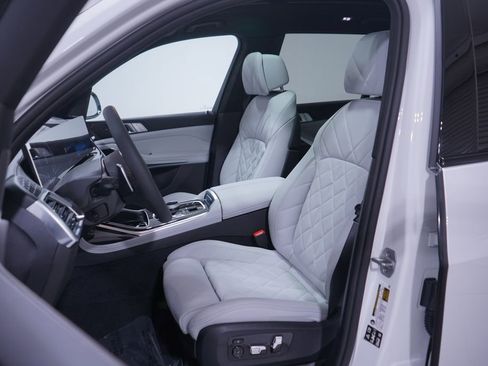 New 2026 BMW X7 xDrive40i w/ M Sport Package image 7