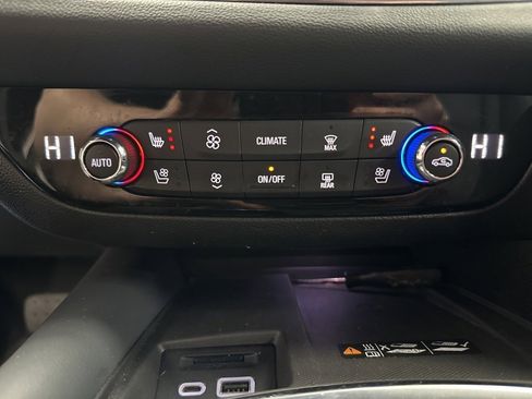 Certified 2024 Buick Enclave Premium image 35