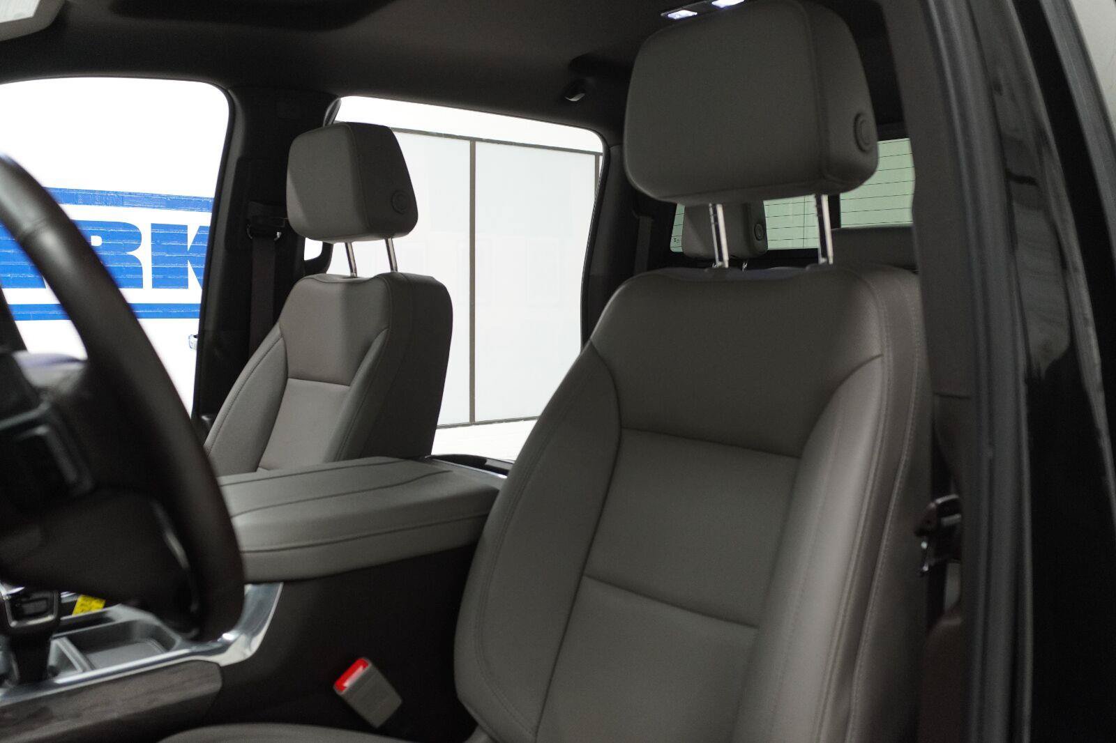 Used 2024 Chevrolet Silverado 1500 LTZ w/ Technology Package RWD image 7