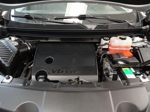 Used 2019 Chevrolet Traverse LT image 18