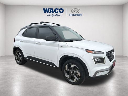 Used 2024 Hyundai Venue Limited FWD image 14
