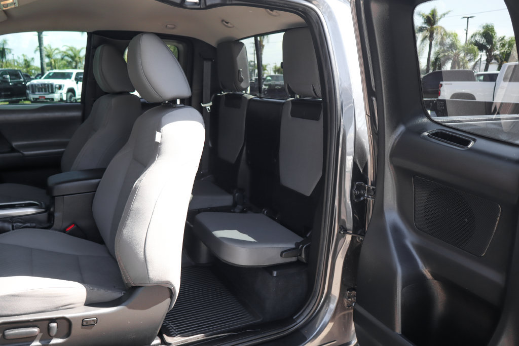 Used 2022 Toyota Tacoma SR5 AWD/4WD image 21