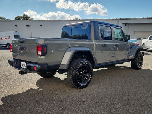 Used 2022 Jeep Gladiator Sport image 5