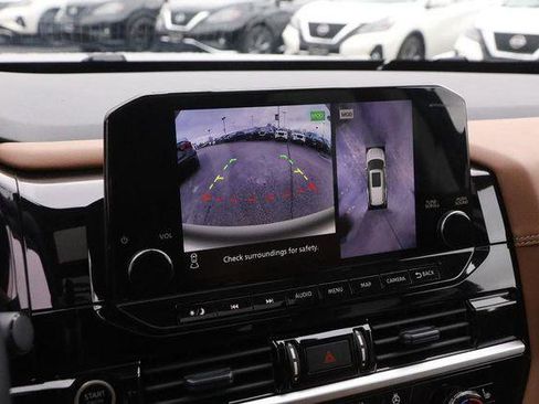 Used 2024 Nissan Pathfinder Platinum w/ Cargo Package image 20