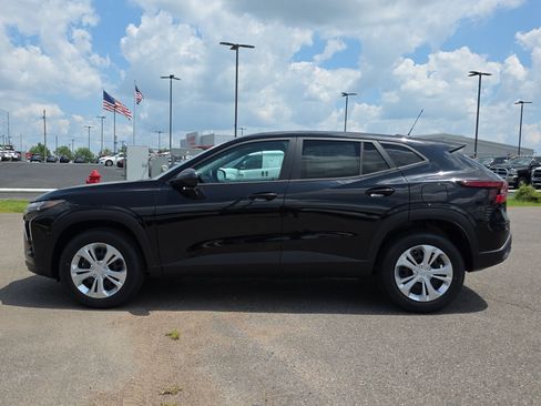 New 2026 Chevrolet Trax LS FWD image 2