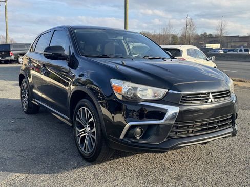Used 2017 Mitsubishi Outlander Sport LE image 3