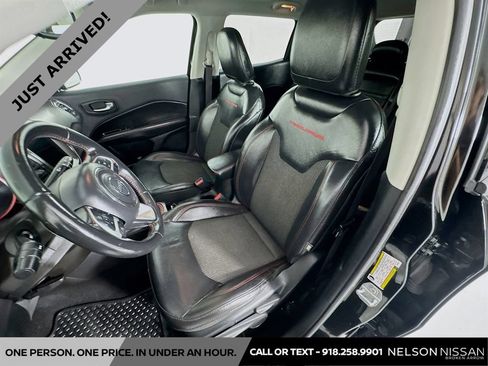 Used 2019 Jeep Compass Trailhawk AWD/4WD image 19