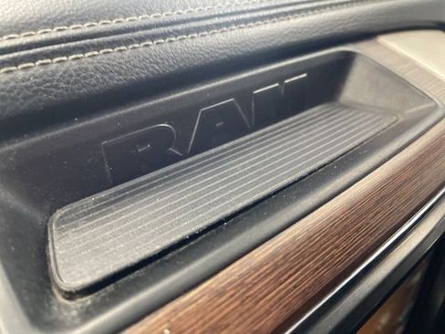 Used 2017 RAM 1500 Laramie image 47