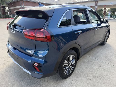 Used 2022 Kia Niro LXS FWD image 7